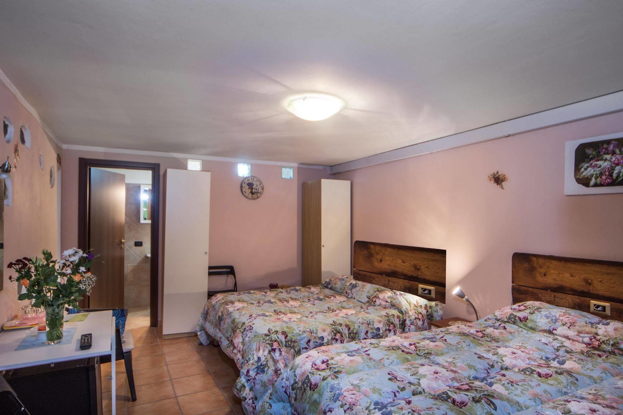 Le Cantine Del Vecchio Borgo Bed and Breakfast Traona Esterno foto